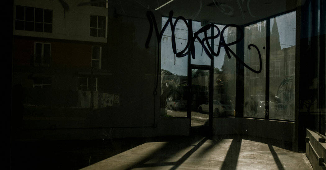 The Fed Bets on a ‘Soft Landing,’ but Recession Risk