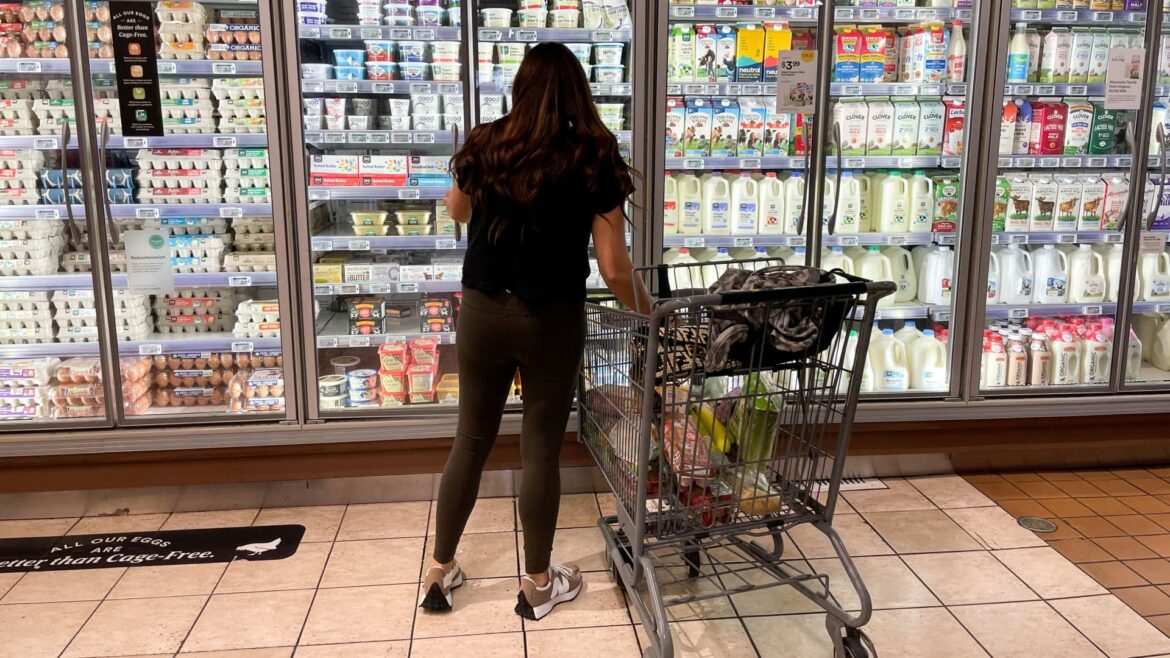 Near-term inflation outlook hit record high, New York Fed survey